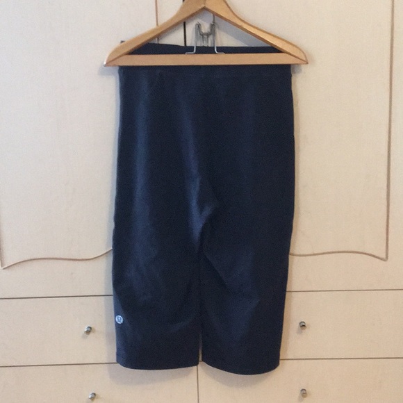 Lululemon Wide Leg Cropped Yoga Pants - Picture 2 of 2